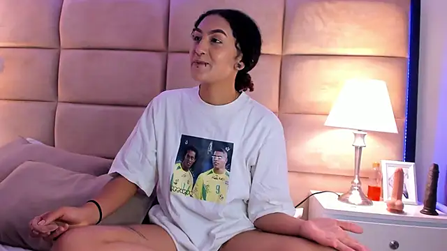 EllaEvanzz online show from 04.04.26