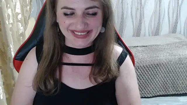 LioraW online show from 03.08.26