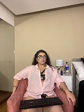 AlmaraRouge online show from 04.23.26