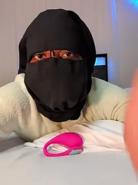 Snapshot of aurummuse chatting on 03.18.26 aurummuse online show from 03.18.26