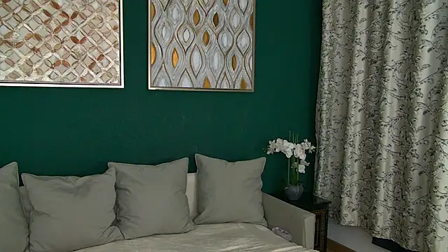 SkinnyNatty online show from 04.02.26