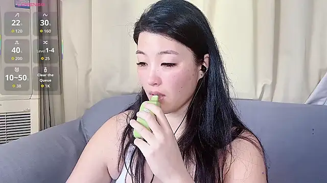 Tavie1744 online show from 07.12.26