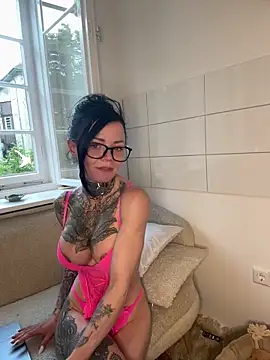 SkinnyLilly online show from 05.22.26