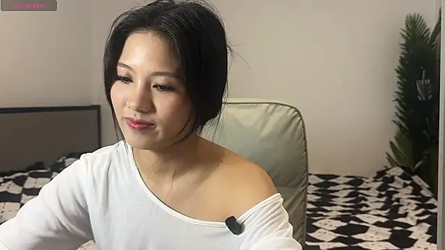 Snapshot of onlylookatu chatting on 03.27.26 onlylookatu online show from 03.27.26