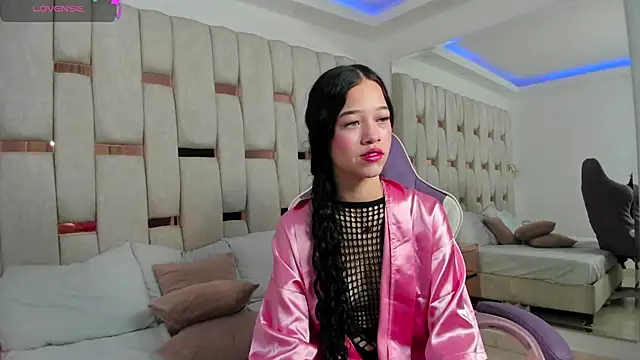 georgina kloss  online show from 03.31.26