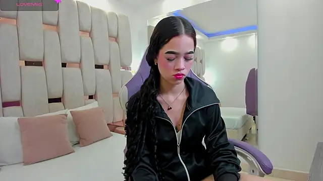 georgina kloss  online show from 04.08.26