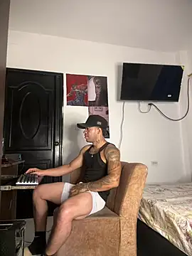 Snapshot of Kenny_romano chatting on 04.21.26 Kenny romano online show from 04.21.26