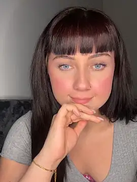 SweetJules18 online show from 03.05.26