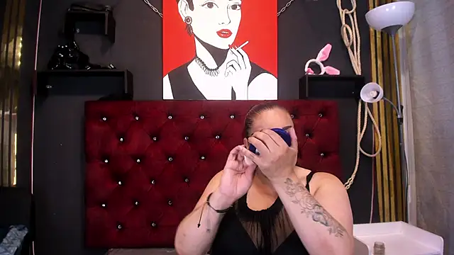 Snapshot of Sarah__Moonx chatting on 05.14.26 Sarah Moonx online show from 05.14.26