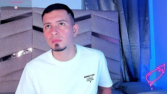 Snapshot of AxelNoiir_ chatting on 03.04.26 AxelNoiir online show from 03.04.26