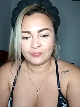 lucy estrr online show from 03.10.26