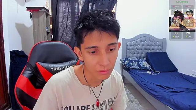 Snapshot of gomitaboy1 chatting on 05.17.26 gomitaboy1 online show from 05.17.26