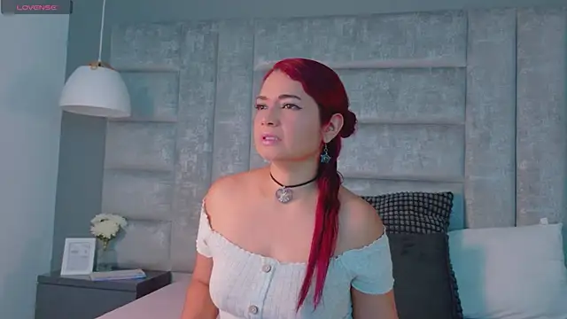 PaulaVegaa online show from 04.15.26