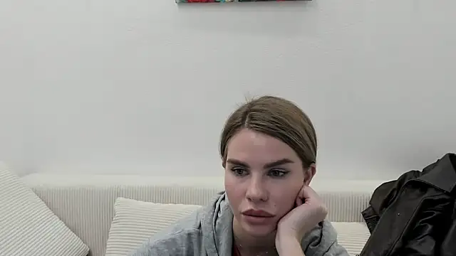 Snapshot of MollyCem chatting on 03.11.26 MollyCem online show from 03.11.26