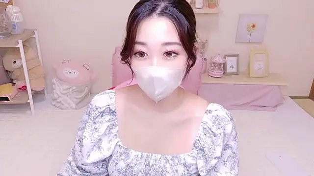 YURIKAsan  online show from 05.17.26