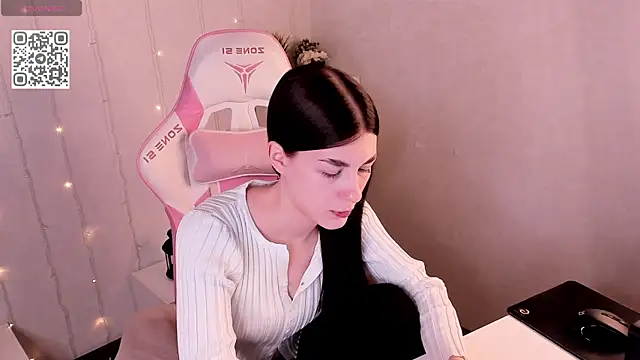 LunaRossaa online show from 04.21.26