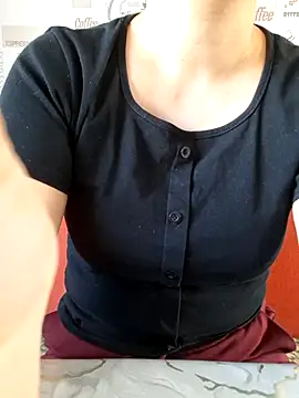 Emi hot1 online show from 04.24.26