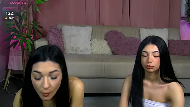 Snapshot of ObsessionDarcieAndAria chatting on 05.22.26 ObsessionDarcieAndAria online show from 05.22.26