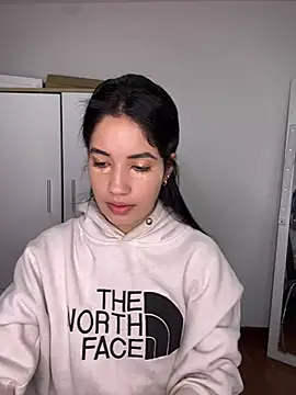 Snapshot of Lucy_engel chatting on 05.18.26 Lucy engel online show from 05.18.26