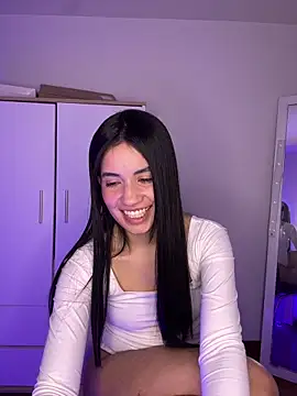 Snapshot of Lucy_engel chatting on 05.19.26 Lucy engel online show from 05.19.26