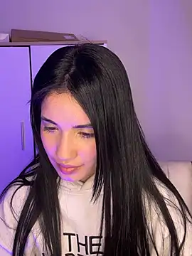 Snapshot of Lucy_engel chatting on 05.20.26 Lucy engel online show from 05.20.26