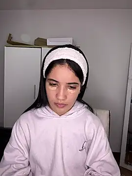 Snapshot of Lucy_engel chatting on 05.25.26 Lucy engel online show from 05.25.26