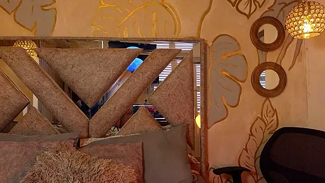 Tinocrow online show from 03.30.26