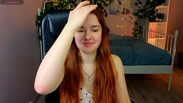 TiffanyVex online show from 03.22.26