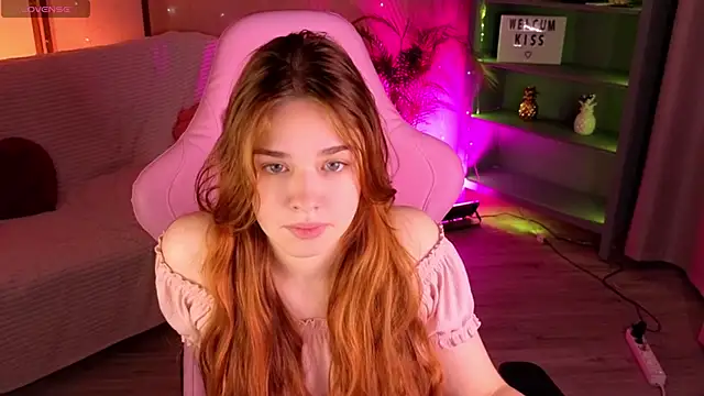 TiffanyVex online show from 04.22.26