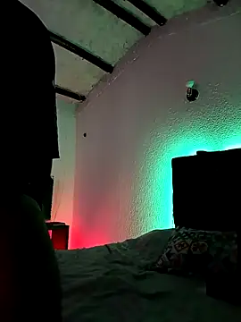 Decker Velvett online show from 03.10.26