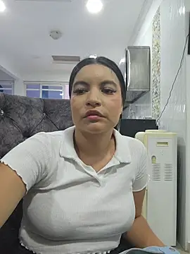 Pretty Julieta online show from 04.07.26