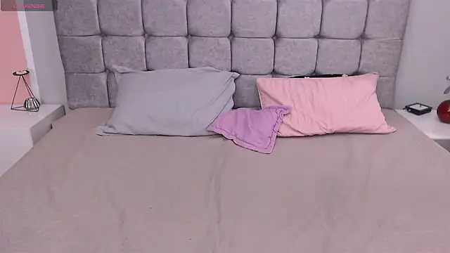 AntonellaRoses online show from 03.12.26