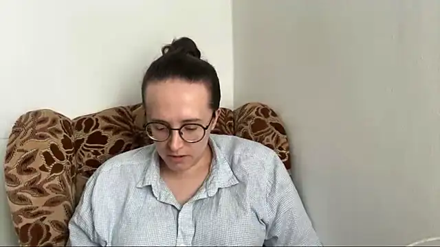 Snapshot of SofiaTease chatting on 06.16.26 SofiaTease online show from 06.16.26