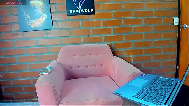 Badwolf818  online show from 04.22.26