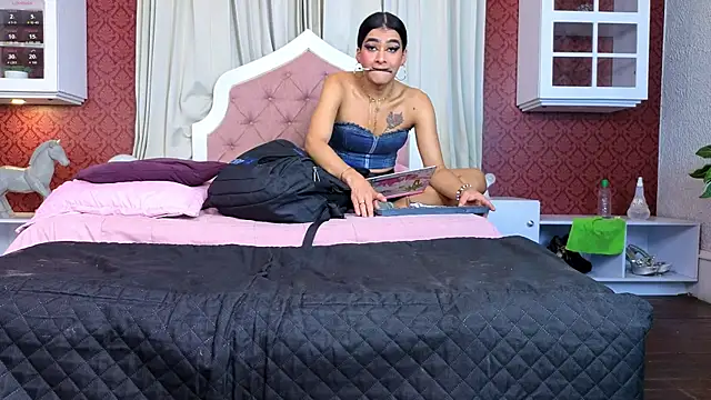 Snapshot of Sienna_Dark chatting on 07.29.26 Sienna Dark online show from 07.29.26