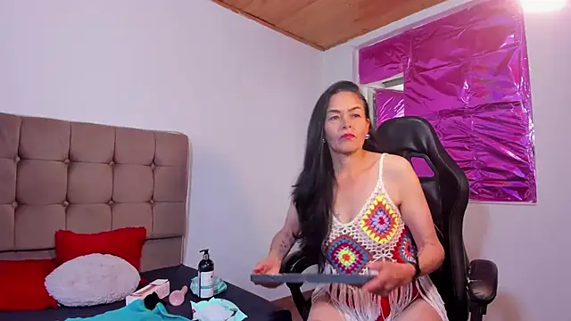 Liz Grettel online show from 07.12.26