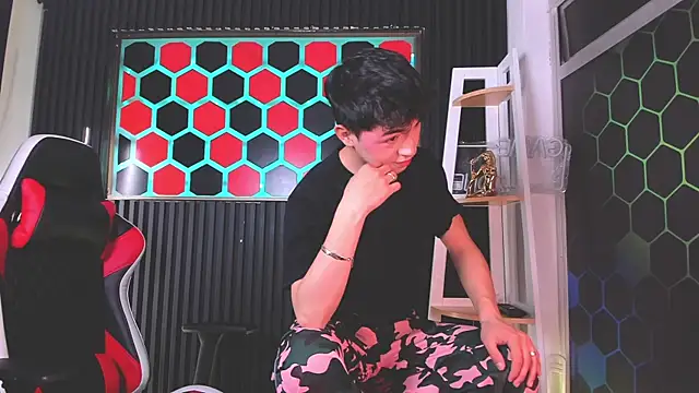 Cristopher Wild online show from 06.18.26