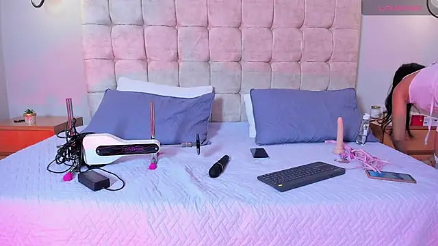 Snapshot of Katty_cute19 chatting on 04.23.26 Katty cute19 online show from 04.23.26