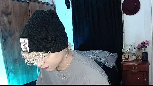 Lucke Ccollins online show from 04.01.26