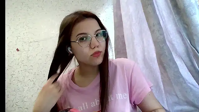 Aurora Breeze online show from 05.05.26