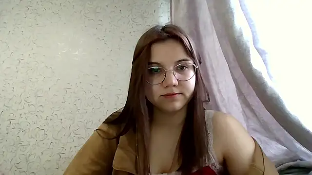 Aurora Breeze online show from 05.12.26
