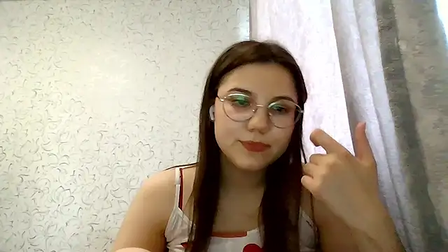 Aurora Breeze online show from 06.16.26