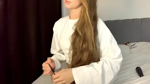 Kissme Kira online show from 05.07.26