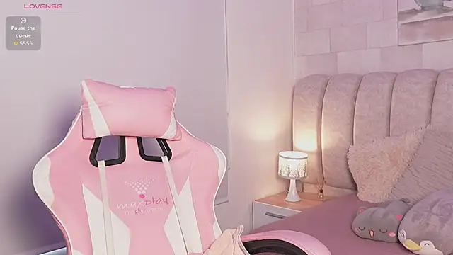 Alanna-Rosse online show from 04.14.26