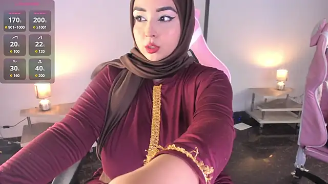 Snapshot of ThanaSaadii chatting on 05.08.26 ThanaSaadii online show from 05.08.26
