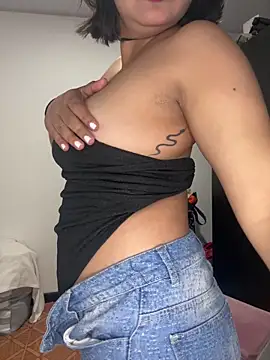 Snapshot of kaet_ chatting on 04.02.26 kaet online show from 04.02.26