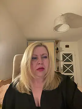 JanieLight53 online show from 06.17.26