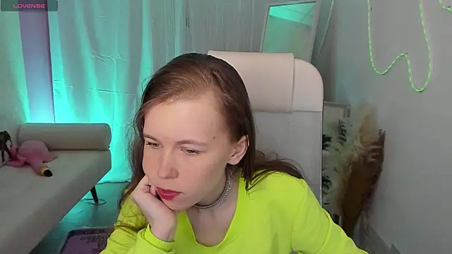 AriaGracen online show from 04.15.26