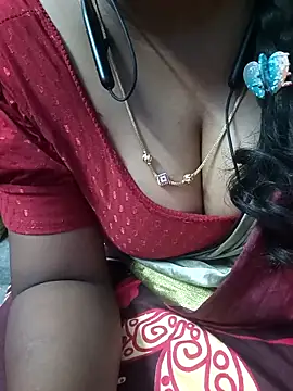 Snapshot of jothika45 chatting on 04.29.26 jothika45 online show from 04.29.26