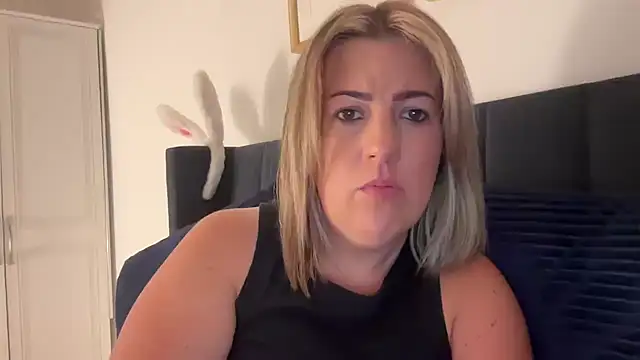 Snapshot of annabellewarick chatting on 06.16.26 annabellewarick online show from 06.16.26